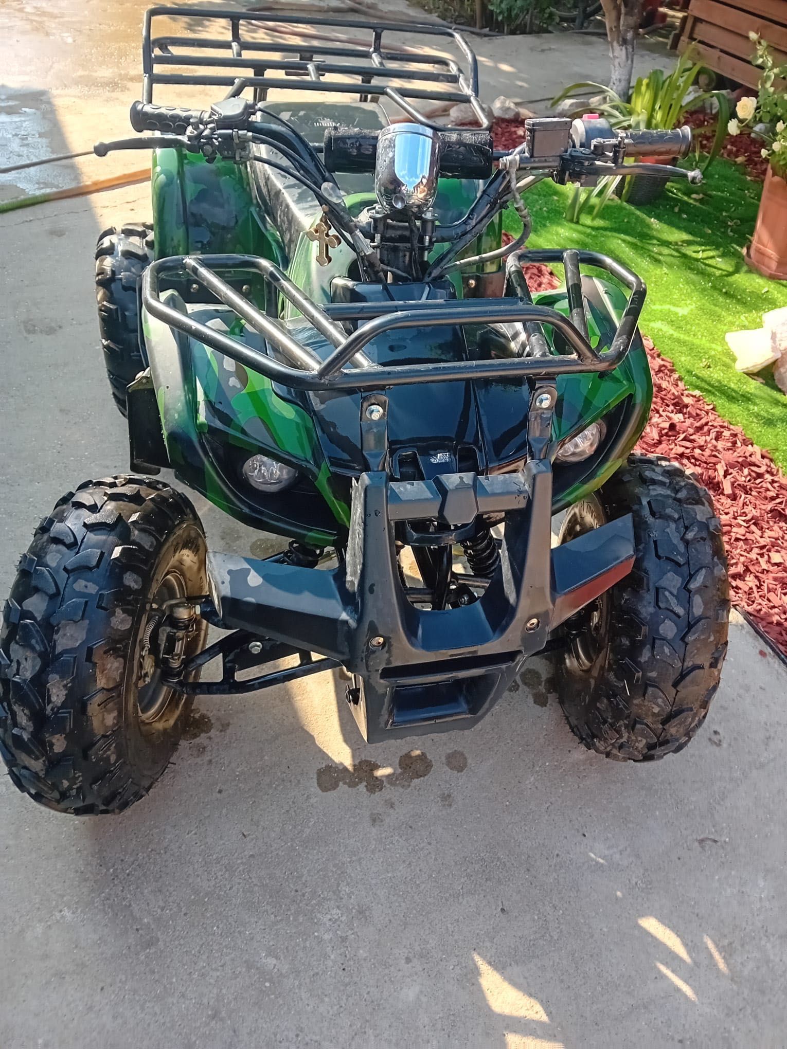 Vând atv copii benzina