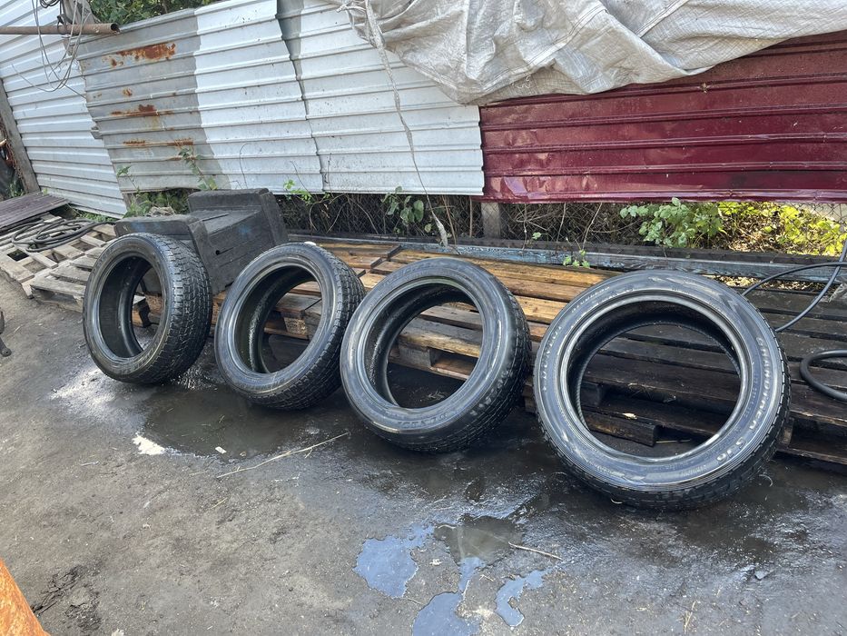 Продам резину ОРИГИНАЛ  летнюю 235/55 R18