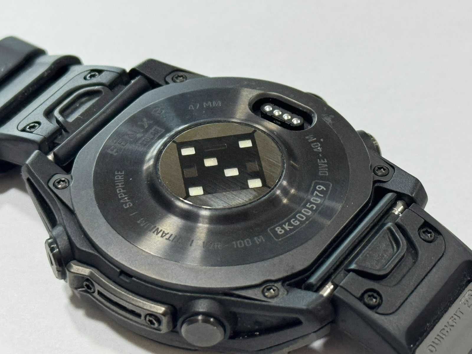 Смарт Часовник Garmin Fenix 8 Solar 47mm Sapphire Carbon Gray