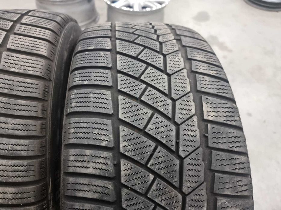 2 Anvelope IARNA 245.45.18 'Continental' Runflat ; stare foarte buna