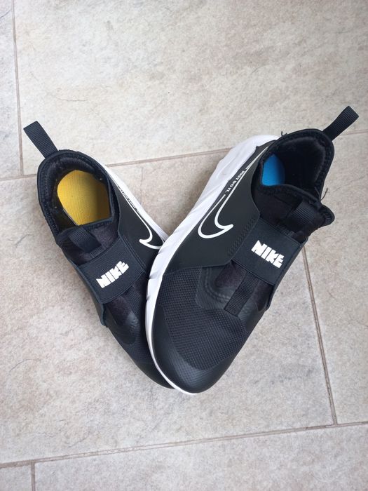 Vând adidași Nike nr 37.5