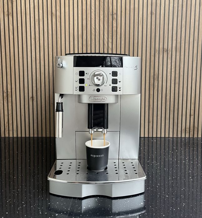 Delonghi Magnifica S - Перфектно състояние с 6 месеца гаранция!