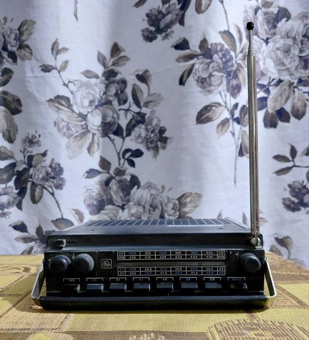 Радиоприёмник СССР "Урал-авто-2"