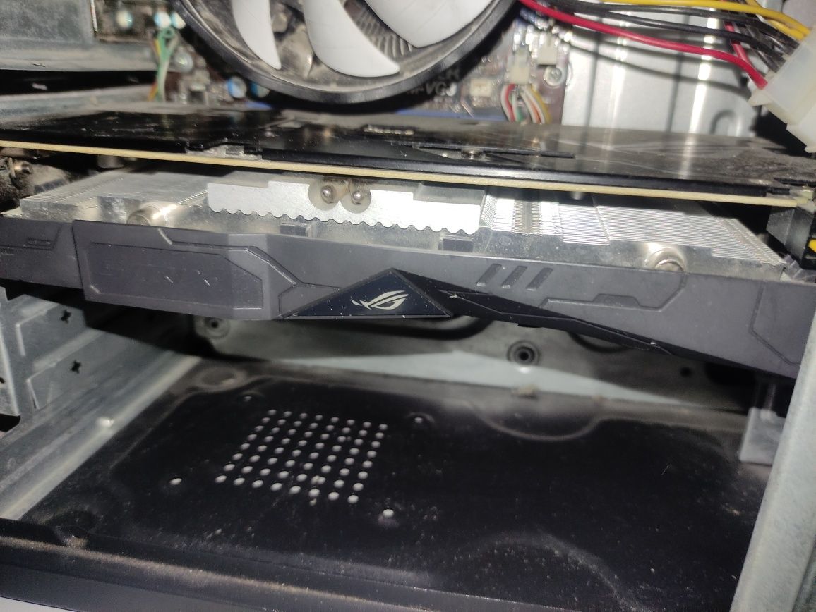 Продам видеокарту 1050 ti Asus strix