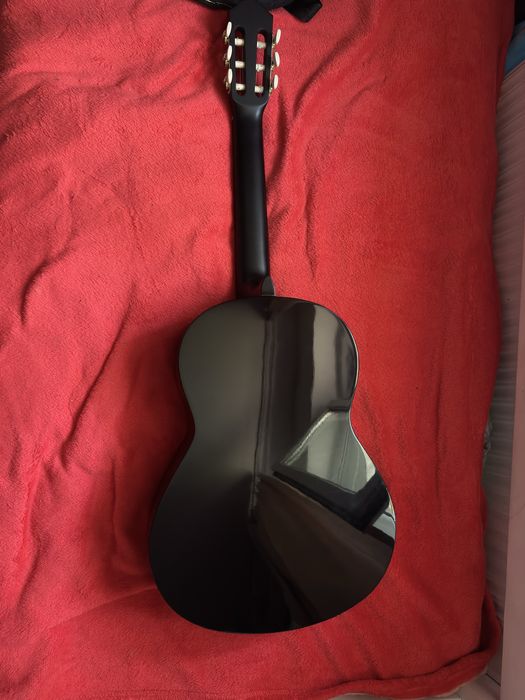 Vand chitara Yamaha C40 ca noua