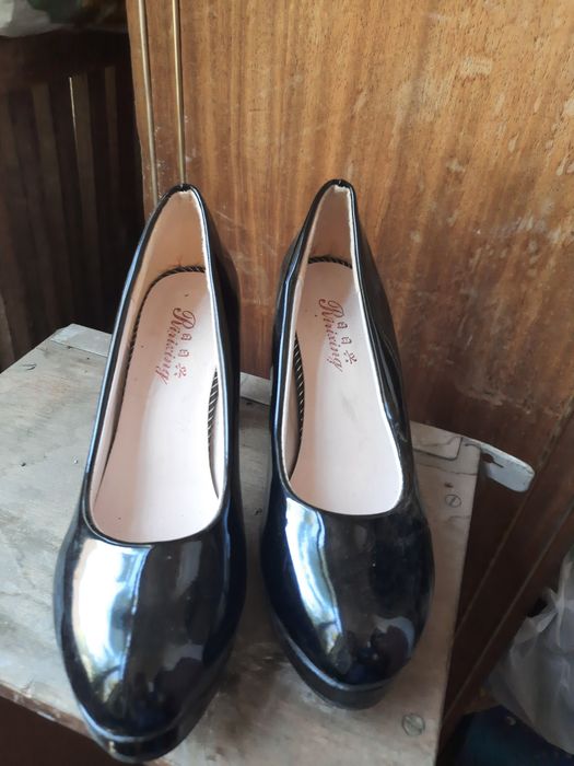 Женские туфли 39р