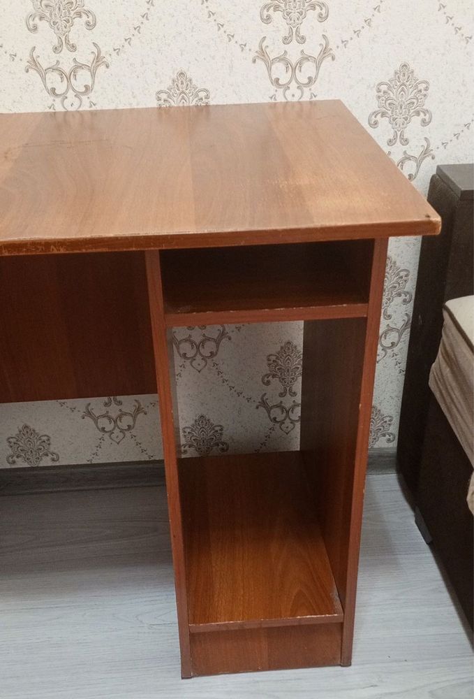 Компьютер столи сотилади