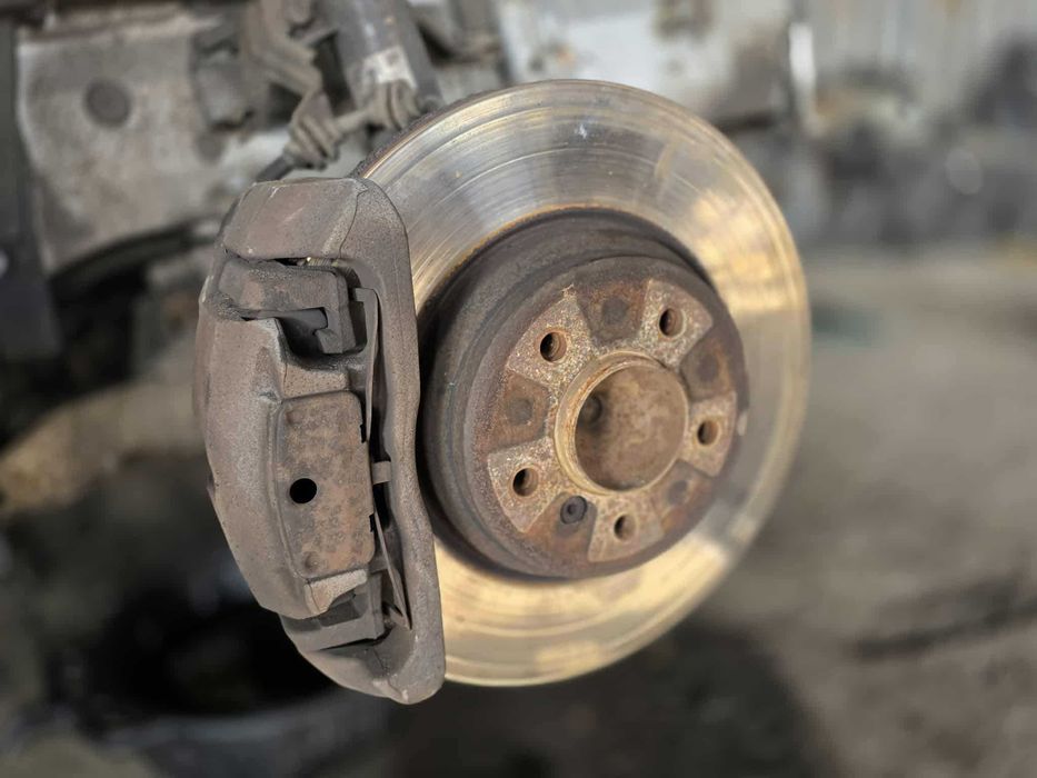 Предни дискове и апаратура BMW Е90 / Е91 / Е92  335