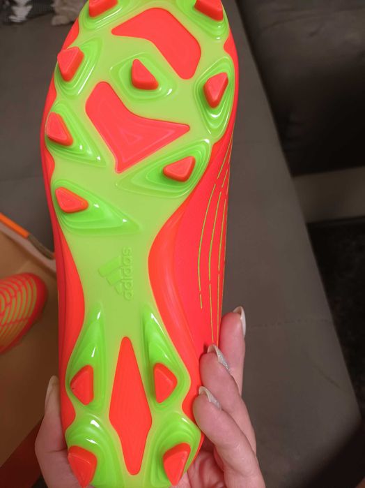 Адидас бутонки-калеври