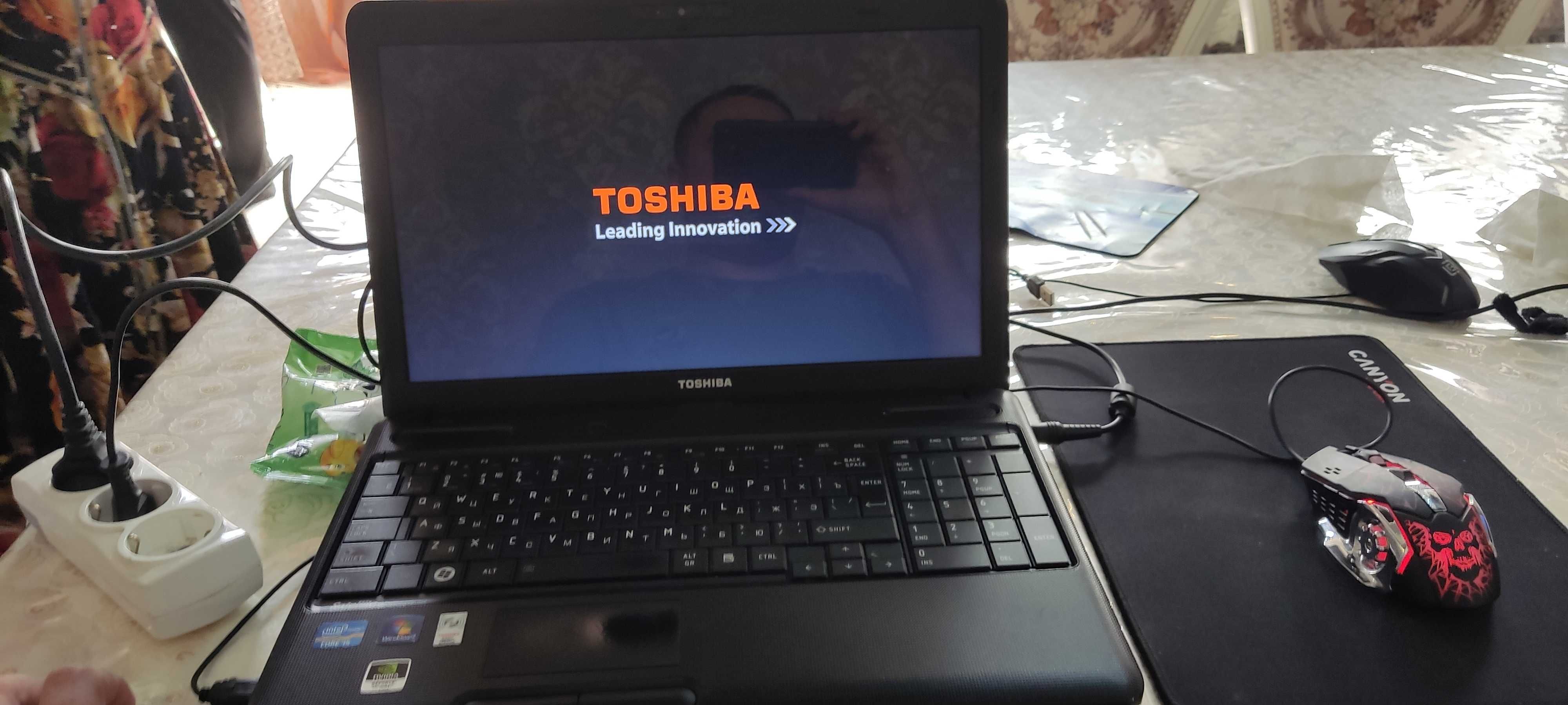 Ноутбук  toshiba