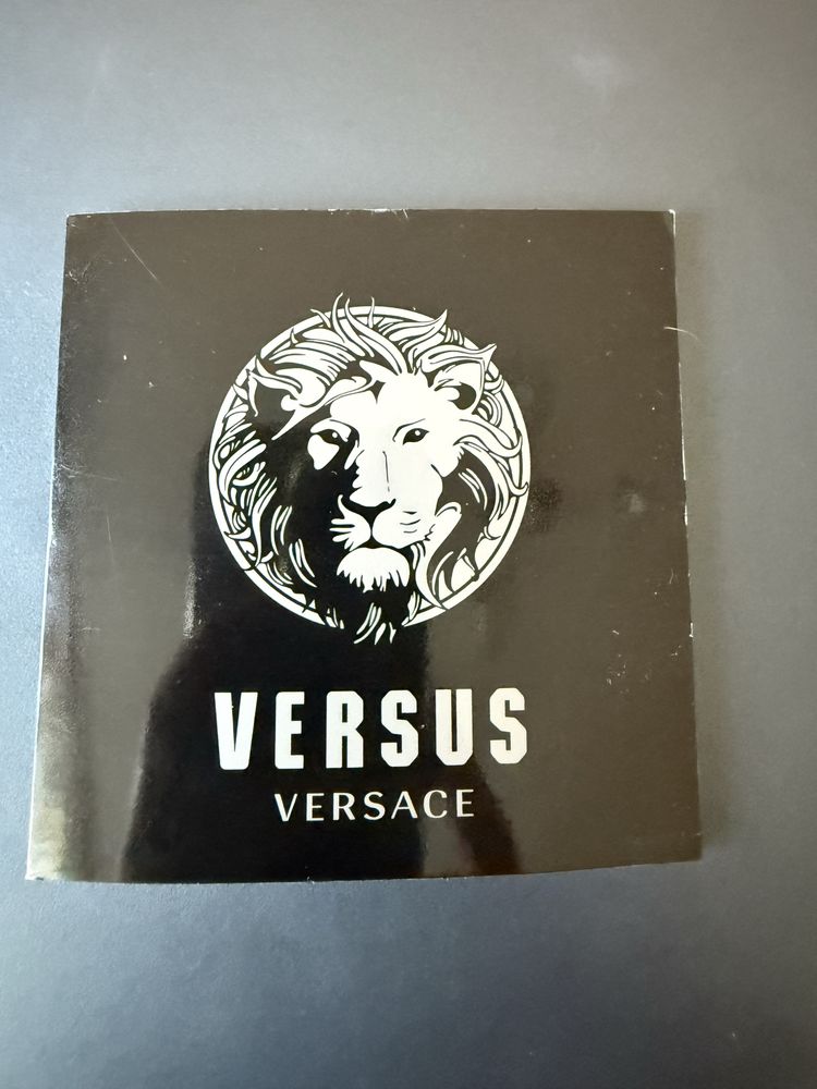 Часовник Versace Versus