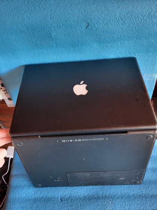 placa de baza si display laptop incomplet Macbook A1181