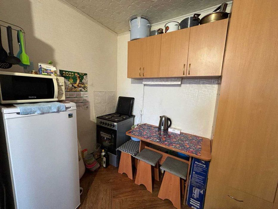 Продаётся 1 ком квартира в малосемейном доме. В рай-не маг-на Восток.