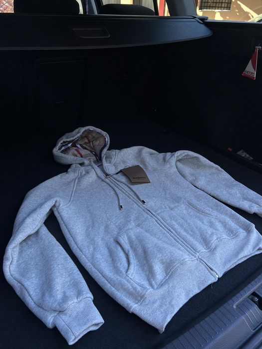 Hanorac Burberry M slim fit