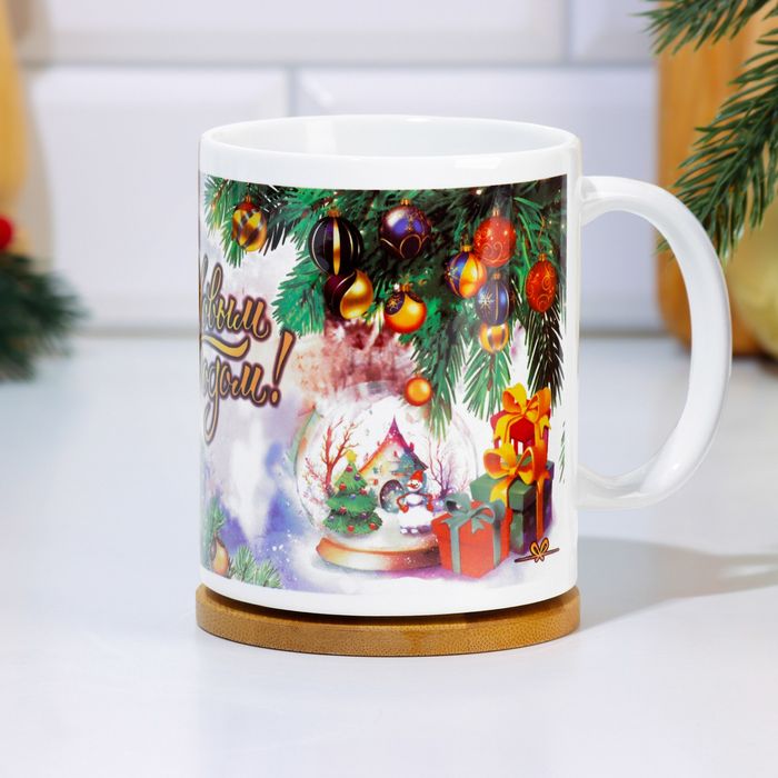 Yangi yil kayfiyatini uyga o‘lib kiradigan rasm tushurilgan bakallar