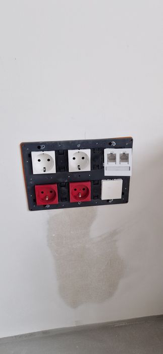 Електротехник.Електро услуги.Цялостно изграждане на ел.инсталация за