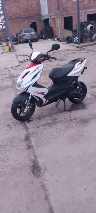 Vând Yamaha Aerox