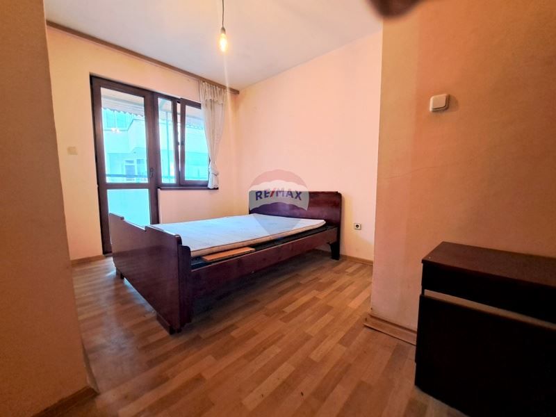 Продава се Тристаен апартамент в Варна, Лятно кино Тракия - 108 кв.м за 1621 €/кв.м - Снимка #5