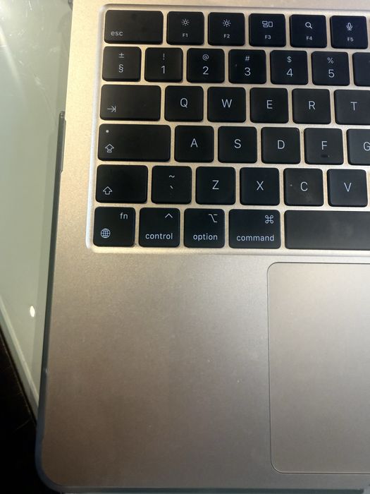 MacBook Air M3 13. Inc, Space Gray — миниатюра 9