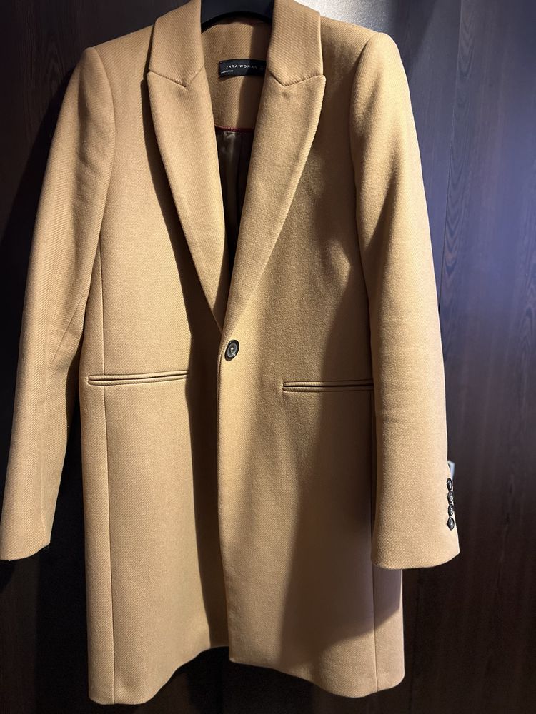 Палто от вълна на марката  Zara