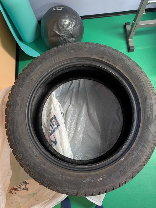 Зимни гуми Goodyear 255/50/19 DOT 2019 - 5 броя
