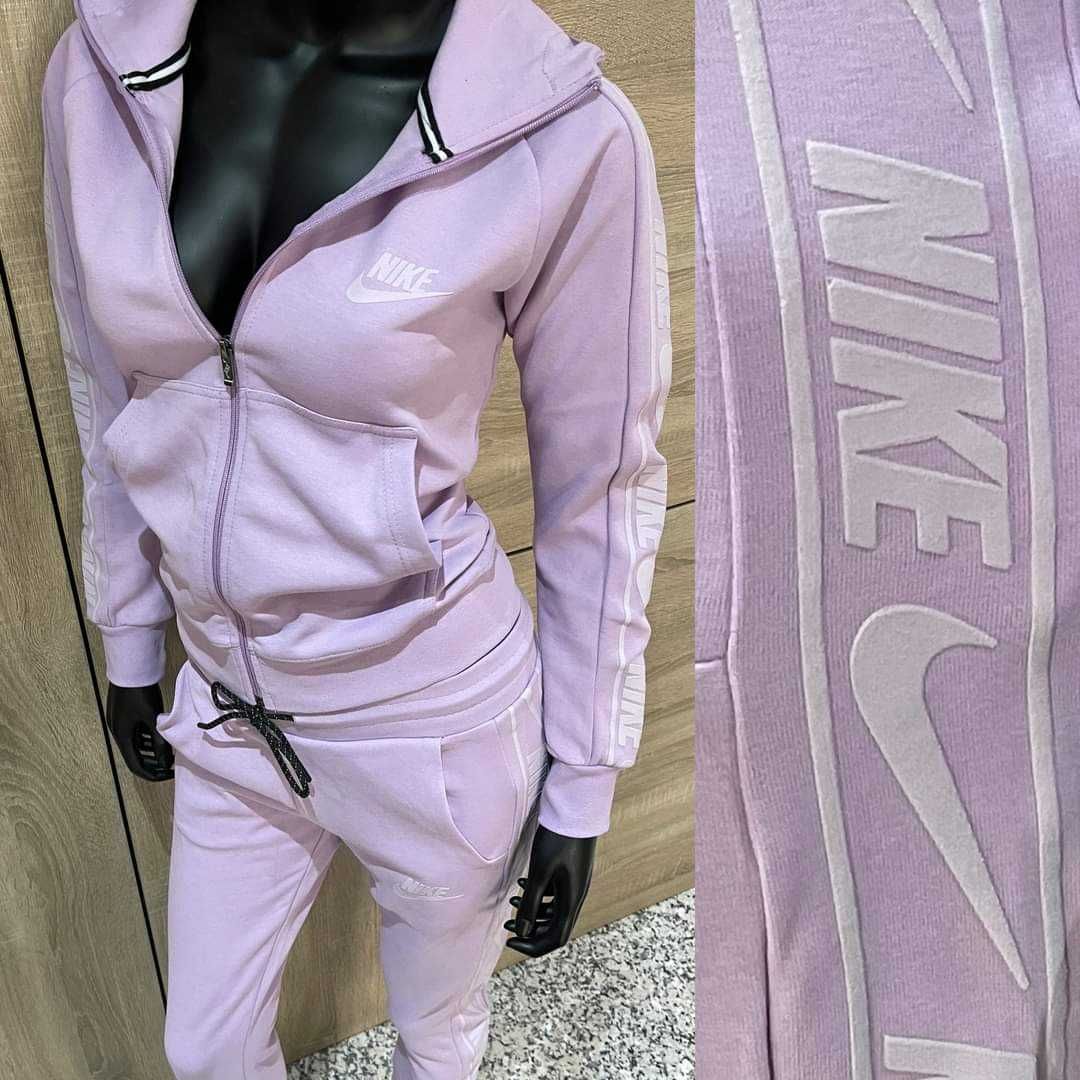 Дамски екипи Nike Tech Fleece в 8 цвята (XS,S,M,L,XL)