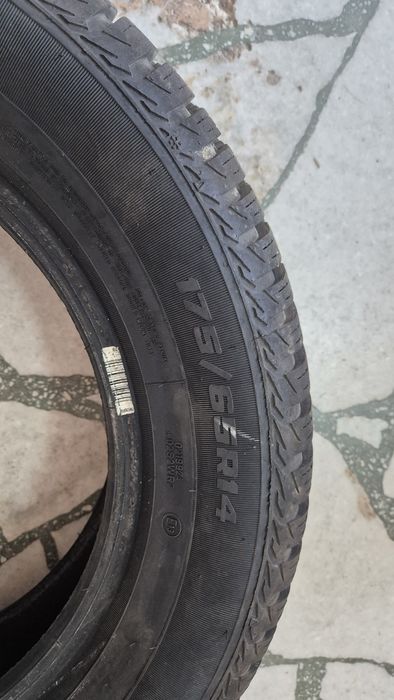 4 броя зимни гуми-175/65R14