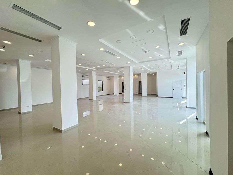 Închiriere 250 m2 stradal Pipera showroom