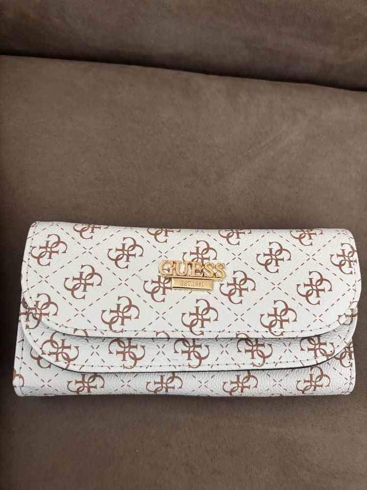 2 броя протмонега марка Guess