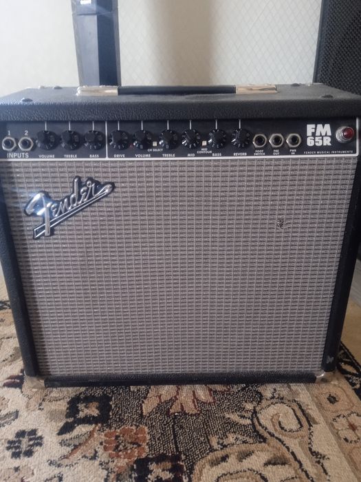 Комбик Fender  FM65R