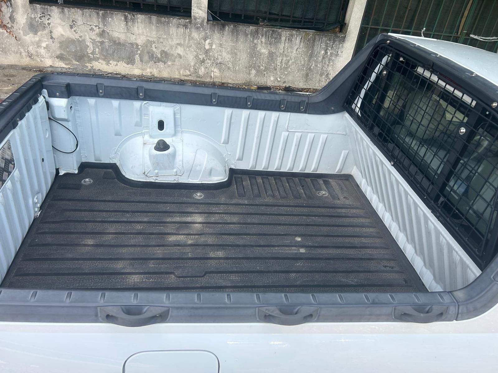 Dacia Logan Pick-up 1.6 MPI și GPL