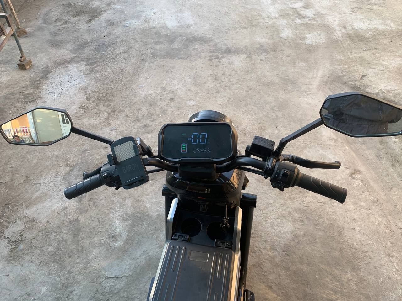 Skuter sotiladi narxi..