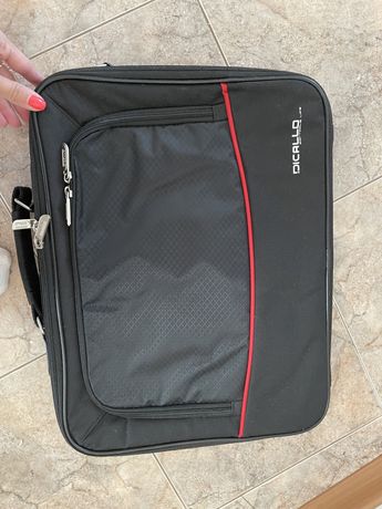 Чисто нова чанта за лаптоп