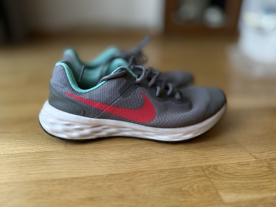 Малатонки Nike за спорт