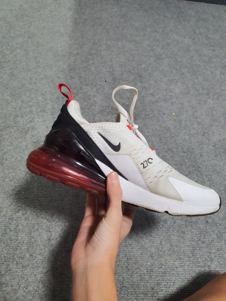 Nike Air Max 270