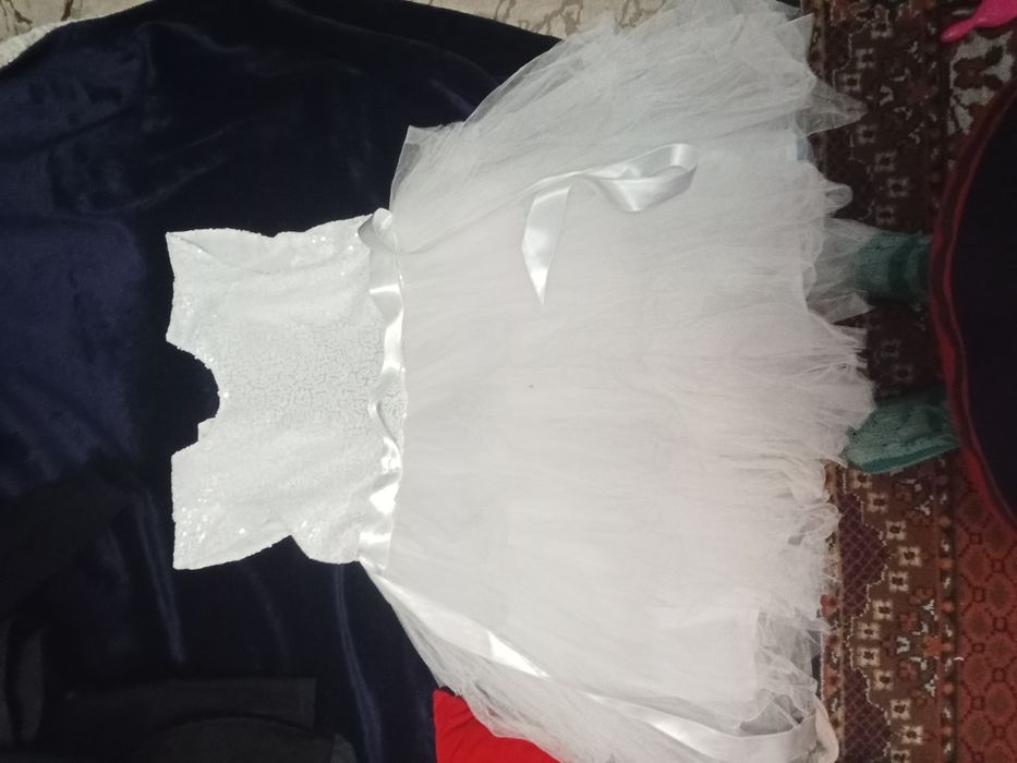 Продам детское платье .