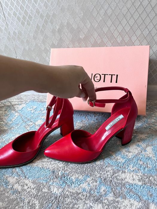 Продам новые туфли турецкии