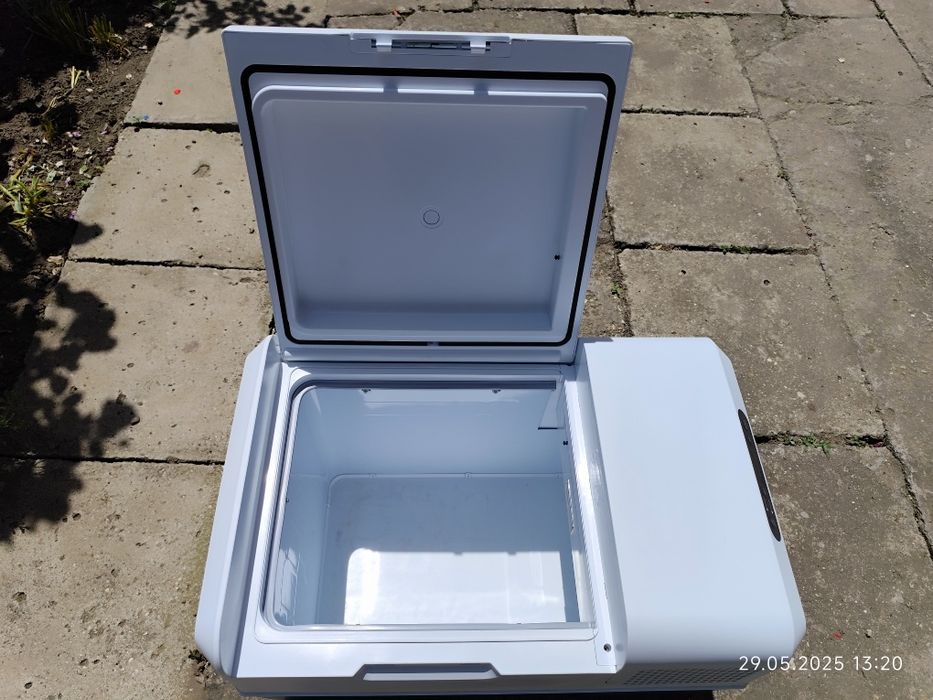 De vanzare frigider auto cu compresor