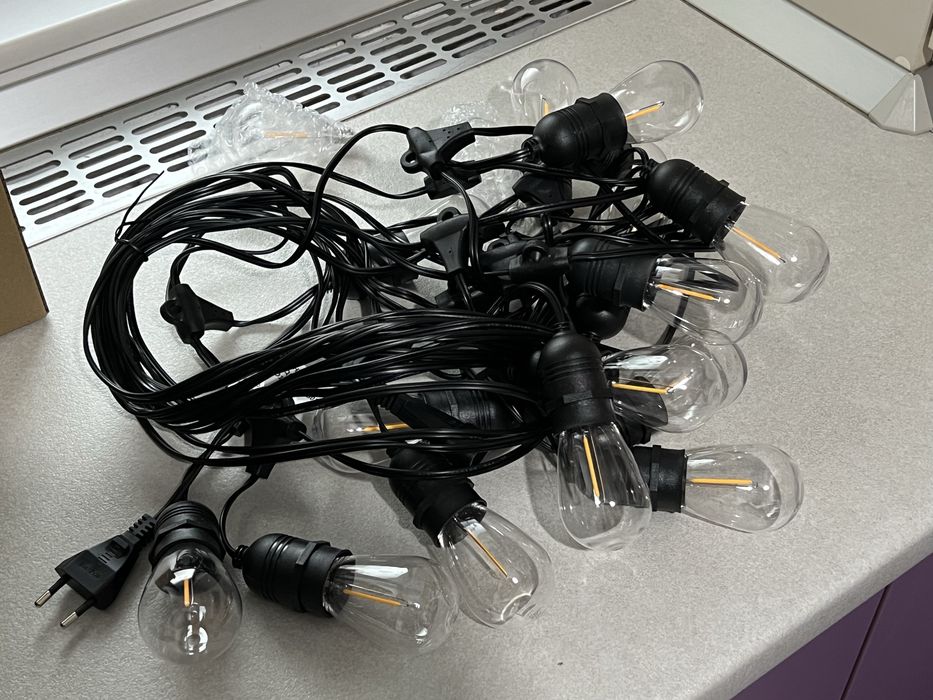 Ghirlanda 15 M, cu pendule, 15 Becuri și 2 becuri rezerva, Int-Ext.