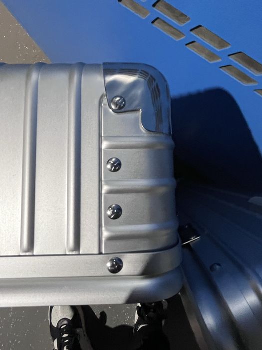 Vand troler aluminiu marca Rimowa