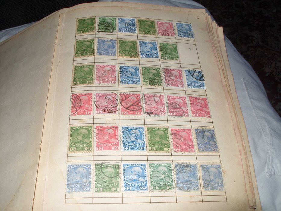 стара книга с над 2000 пощенски марки 1880 г -1916 г