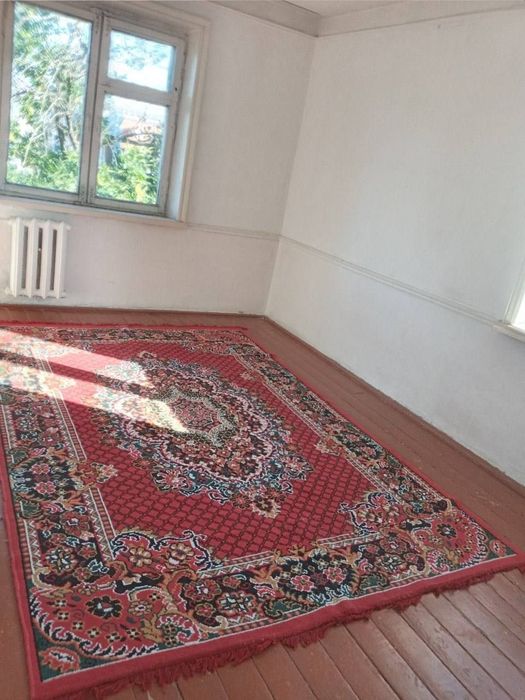 Срочна 2 хонали уй сотилади