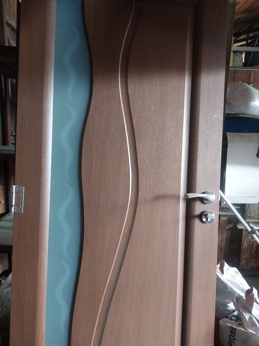 Vând 3 usi fără toc