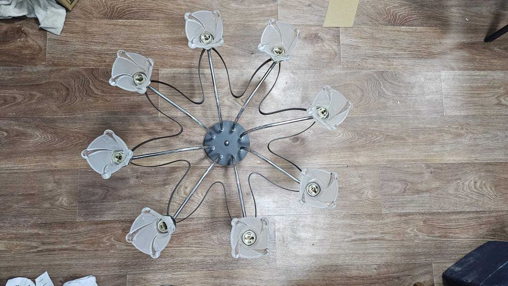 Люстры и плафоны