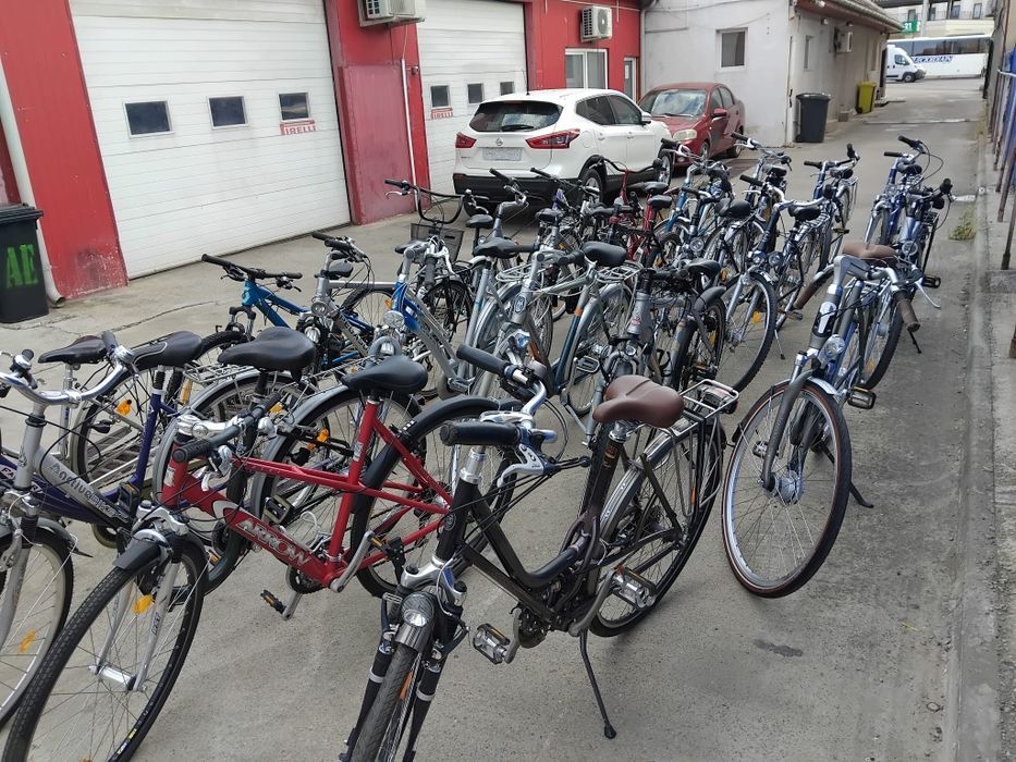 Vând bicicleta din aluminiu pentru damă