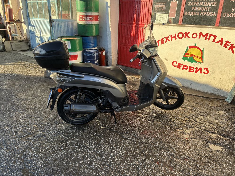 Скутер Kymco 200i