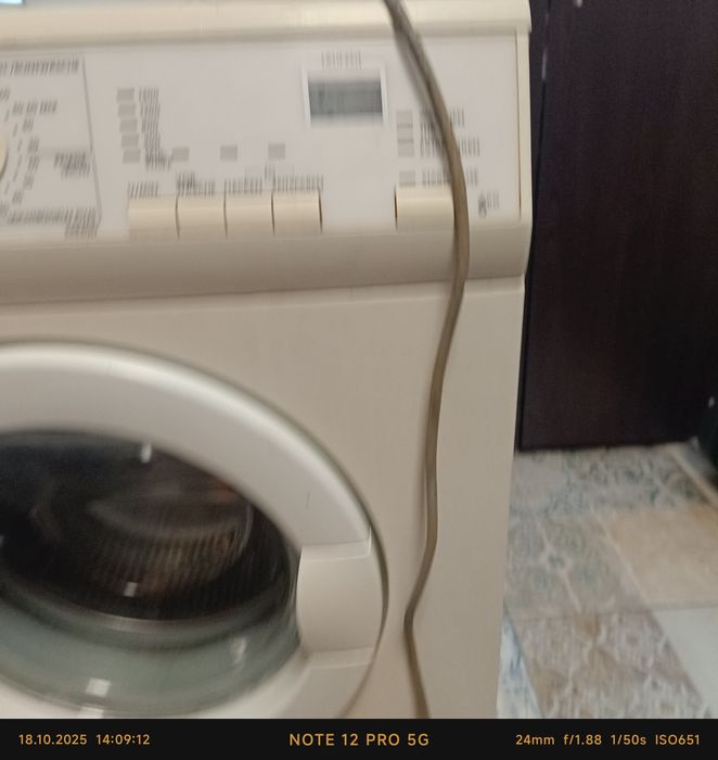 Продавам  пералня  AEG LAVAMAT 54840D за части