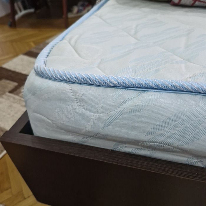 Pat + saltea + 2 noptiere