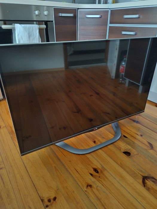 Телевизор LG 42LA690S