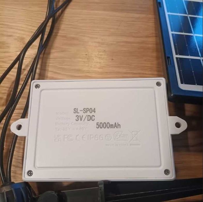 К-т от 4 бр соларни прожектора, топла светлина, 5000 mAh, 3 режима